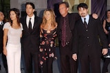 Courteney Cox, David Schwimmer, Jennifer Aniston, Matthew Perry and Matt LeBlanc on a red carpet