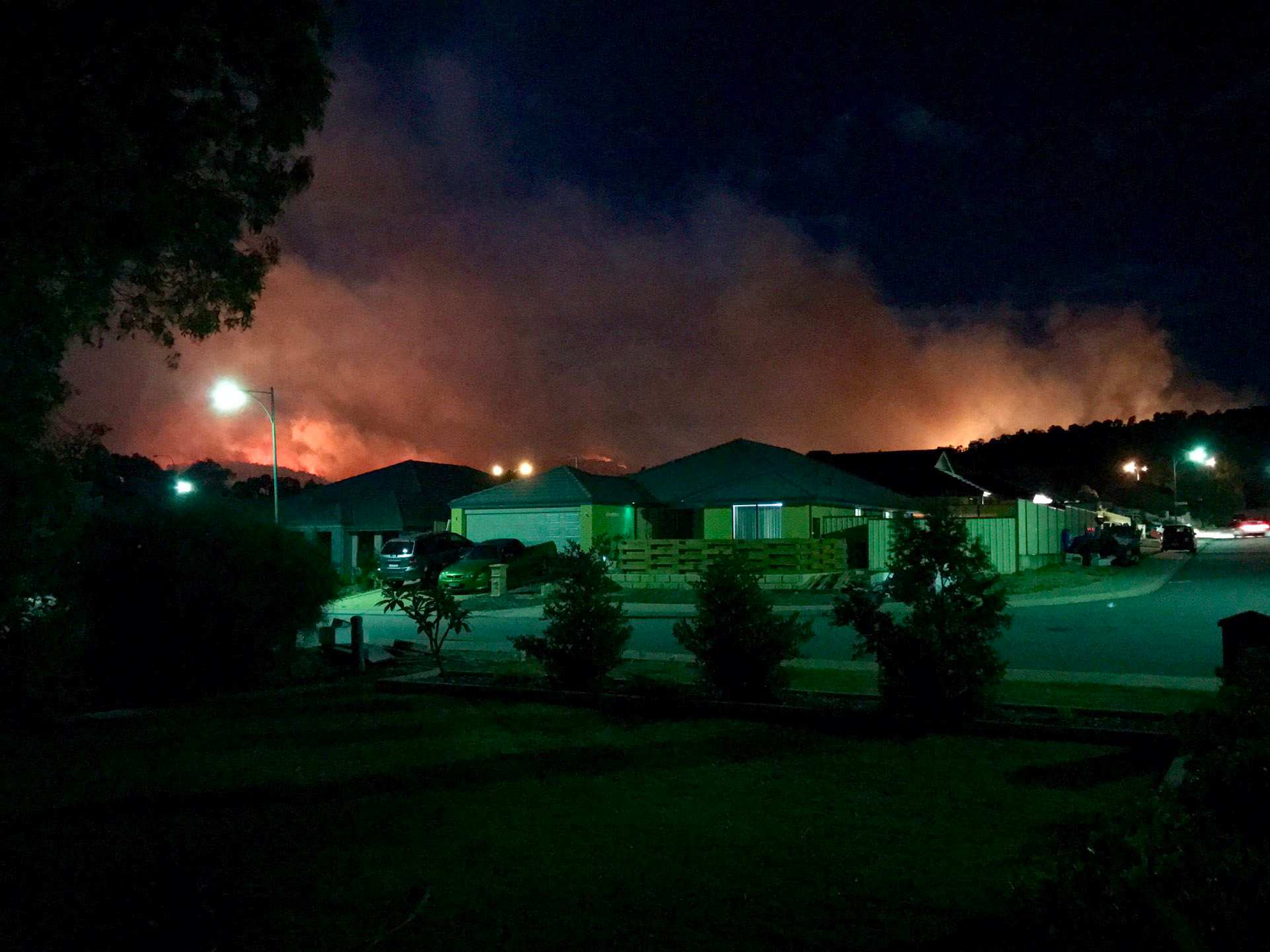 Perth Bushfire: Lives And Homes Under Threat From Out-of-control ...