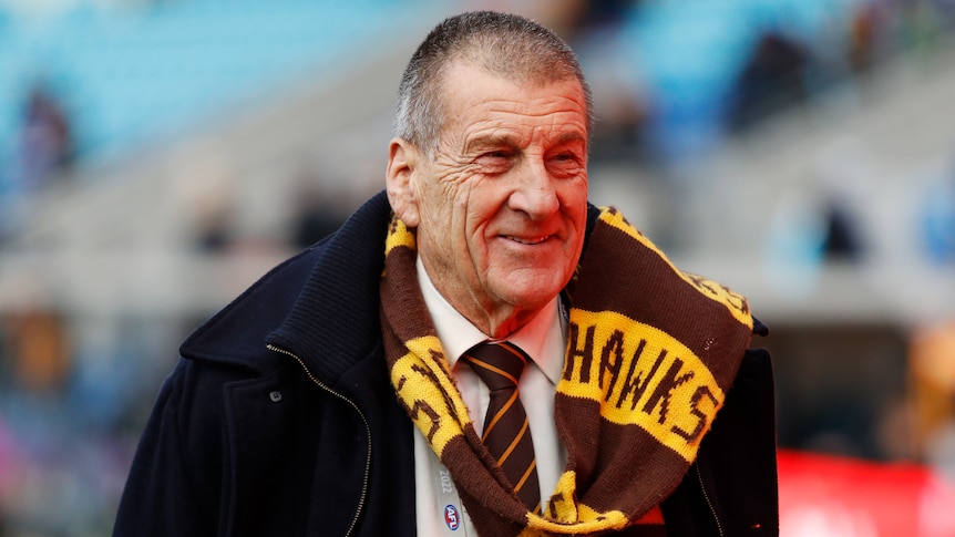 Jeff Kennett in a Hawks scarf