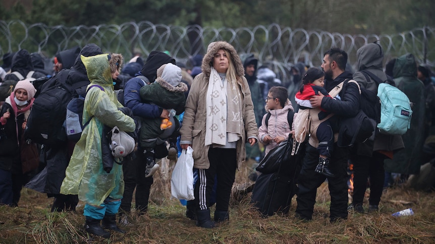 Migrant families gather on Poland-Belarus border