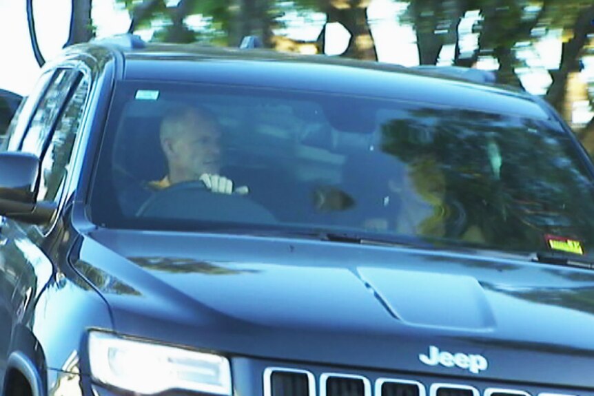Campbell Newman and wife Lisa leave their Brisbane home early on Sunday morning