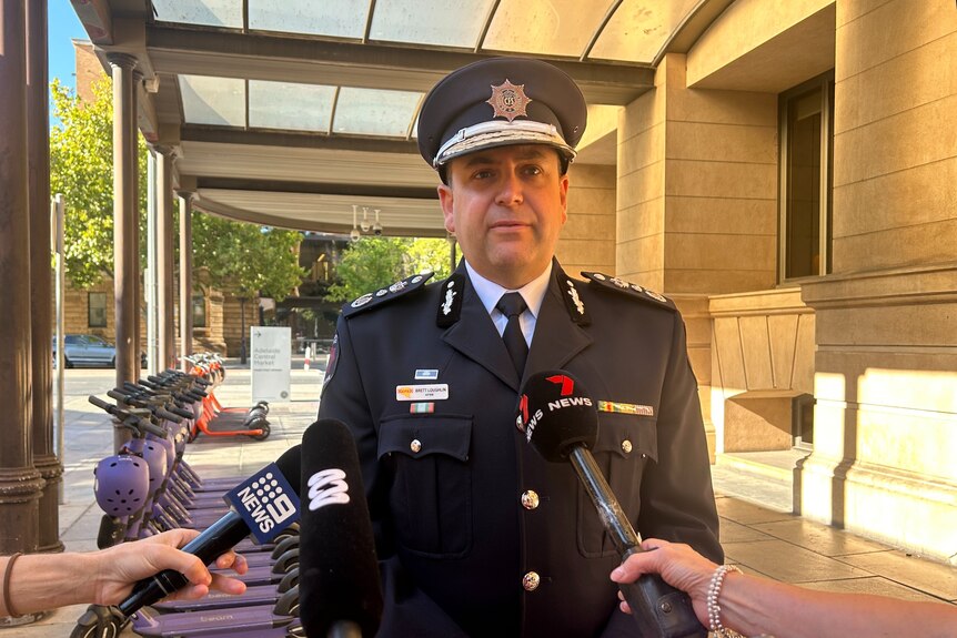 Country Fire Service chief officer Brett Loughlin outside an Adelaide court.