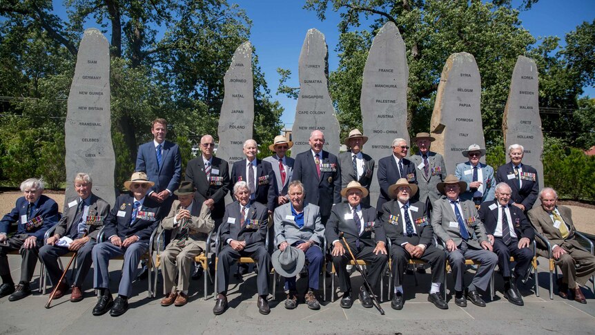 Veterans of the fall of Singapore with Peter Cosgrove at the anniversary ceremony on February 15, 2017.