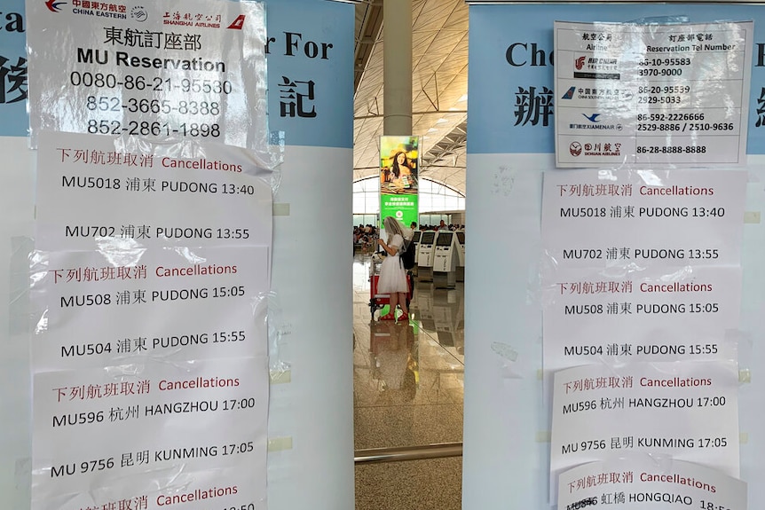 香港罢工百余架抵港离港航班取消
