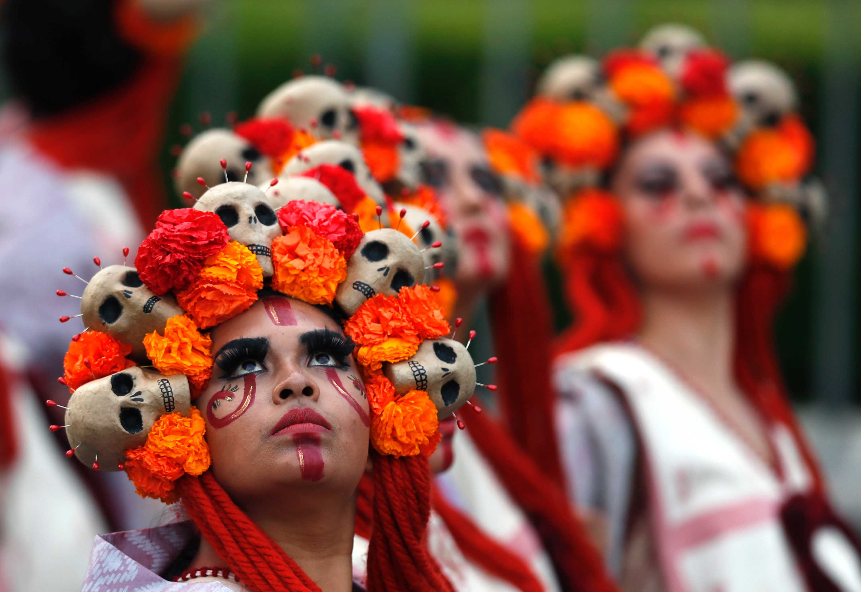 Mexico City's Day of Dead parade honours quake rescuers - ABC News