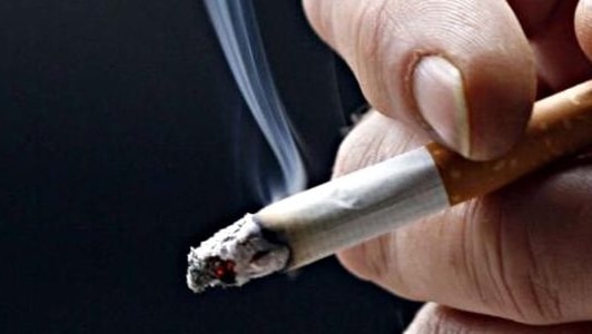 Smoking (Reuters: Charles Platiau, file photo)