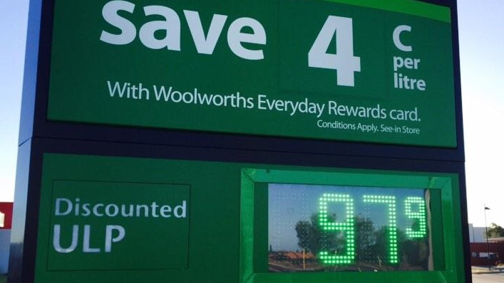 Perth petrol sign  price drops below $1 - 25 January 2015