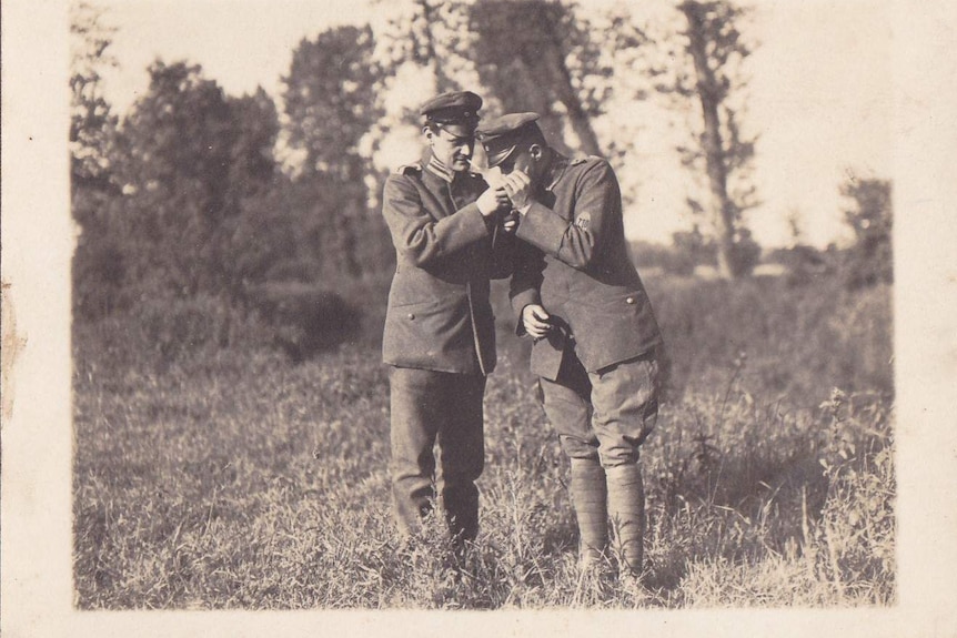 German soldiers smoking in 1918