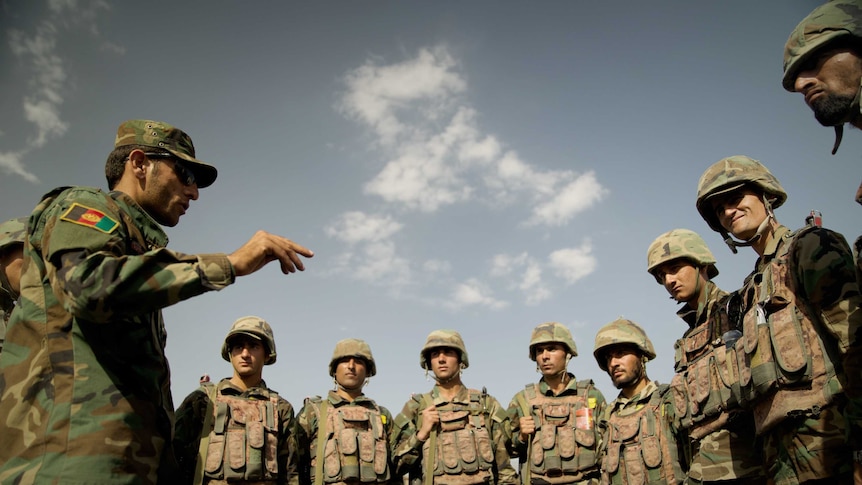 Afghan soldiers receive orders