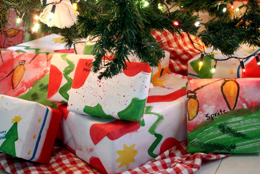 Homemade wrapping paper can be an alternative to commercial products.
