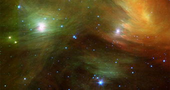 Pleiades seen through Spitzer telescope