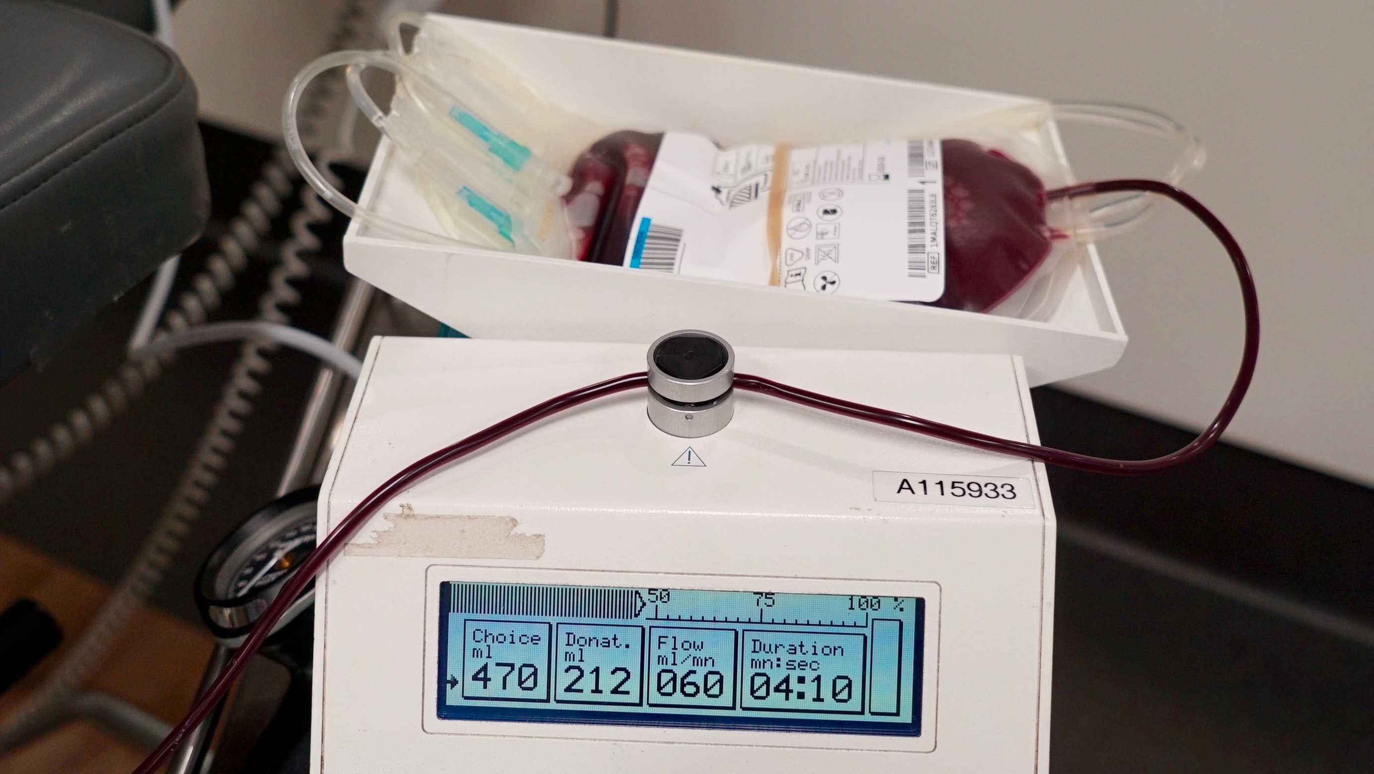 Rush to donate blood as Red Cross makes bid for O negative donations