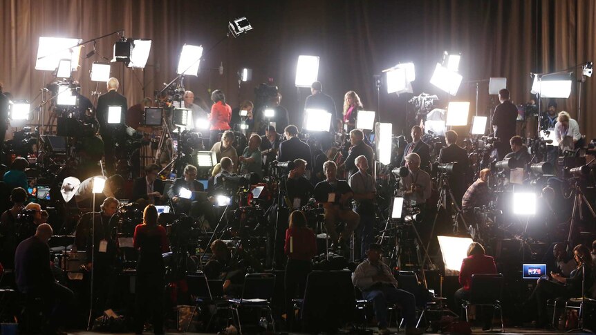 Press contingent waits for Obama in Chicago