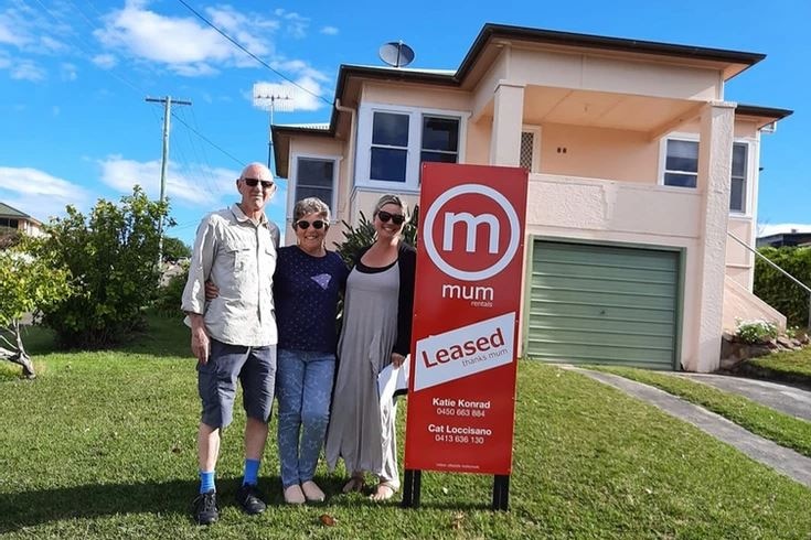 Volunteers at the Safe Waters shelter in front of their newly leased premises. 