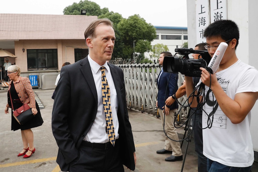 Graeme Meehan at the Baoshan District People's Court
