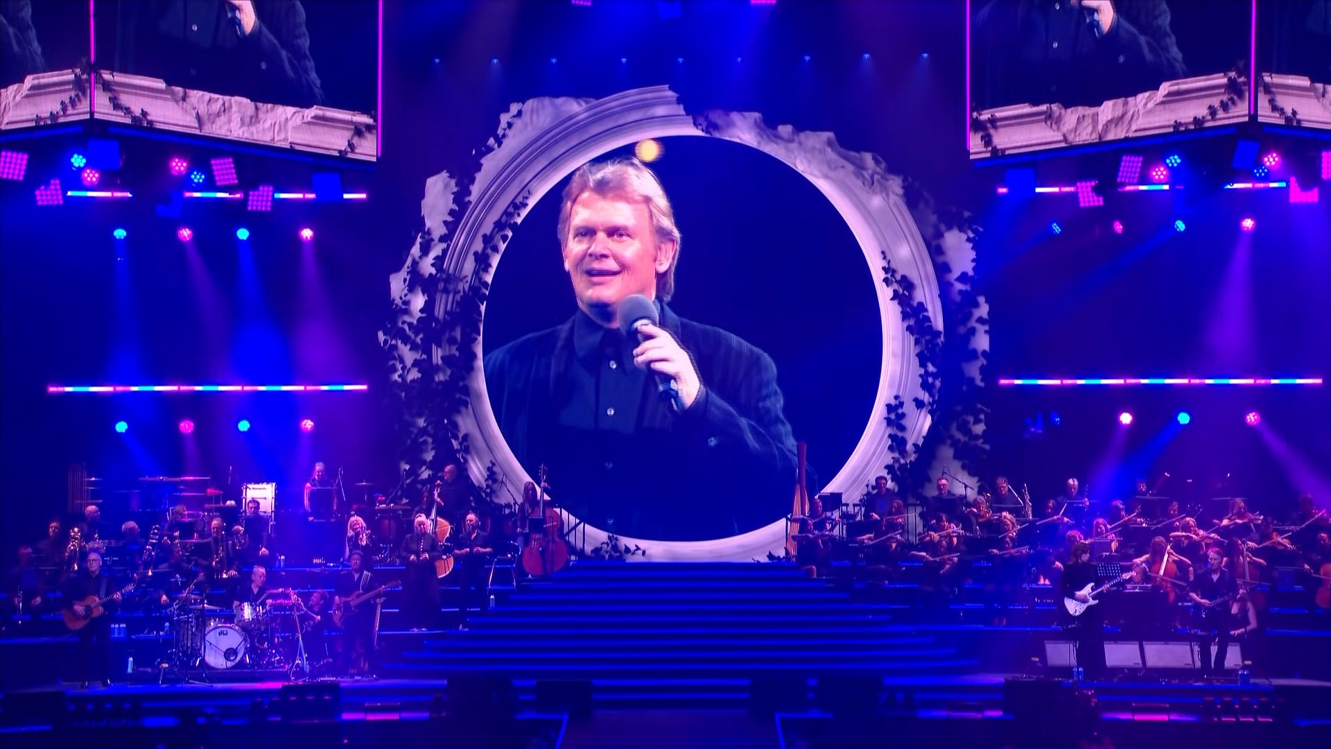 Australian music stars pay tribute to John Farnham in special concert