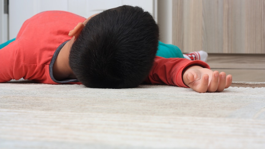 GettyImages-1432342392_child fainted