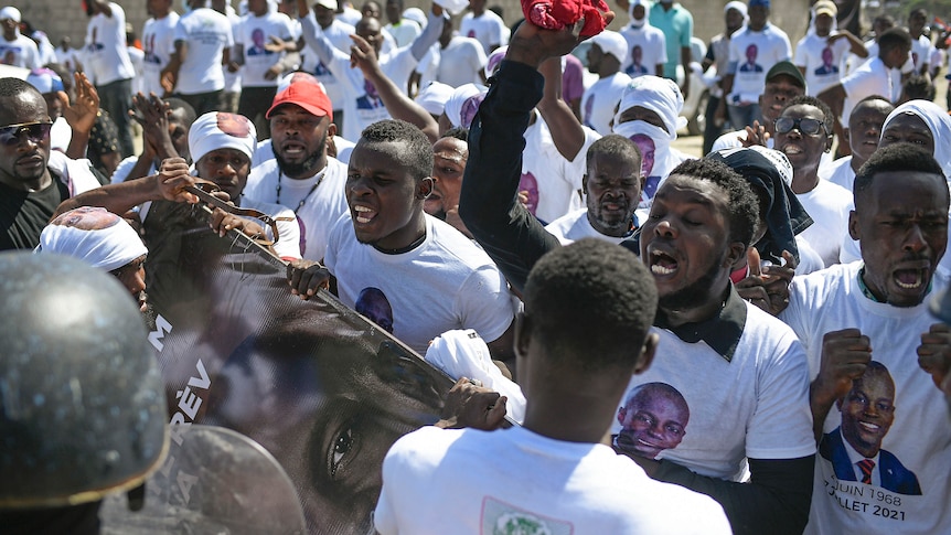 Gunfire and violent protests mar funeral of assassinated Haitian president Jovenel MoÃ¯se - ABC News