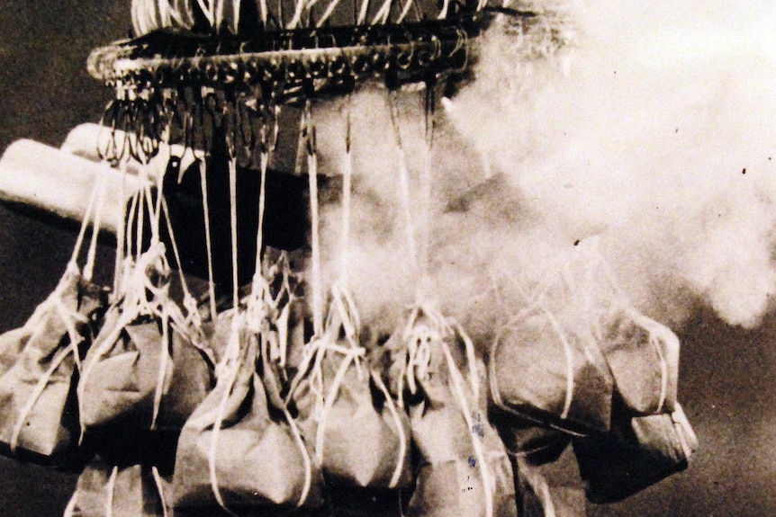The bomb load of a Japanese balloon that hangs from the envelope and resembles a chandelier.