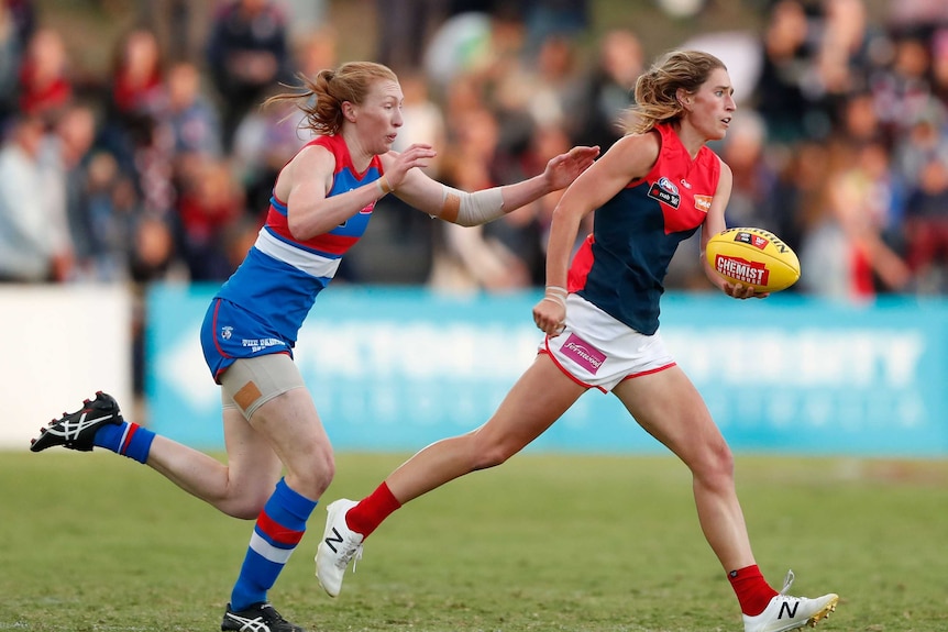 Tiarna Ernst chases down an opponent.