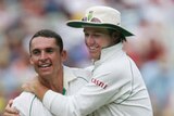 Andre Nel (l) and AB de Villiers celebrate a wicket v Aus, MCG