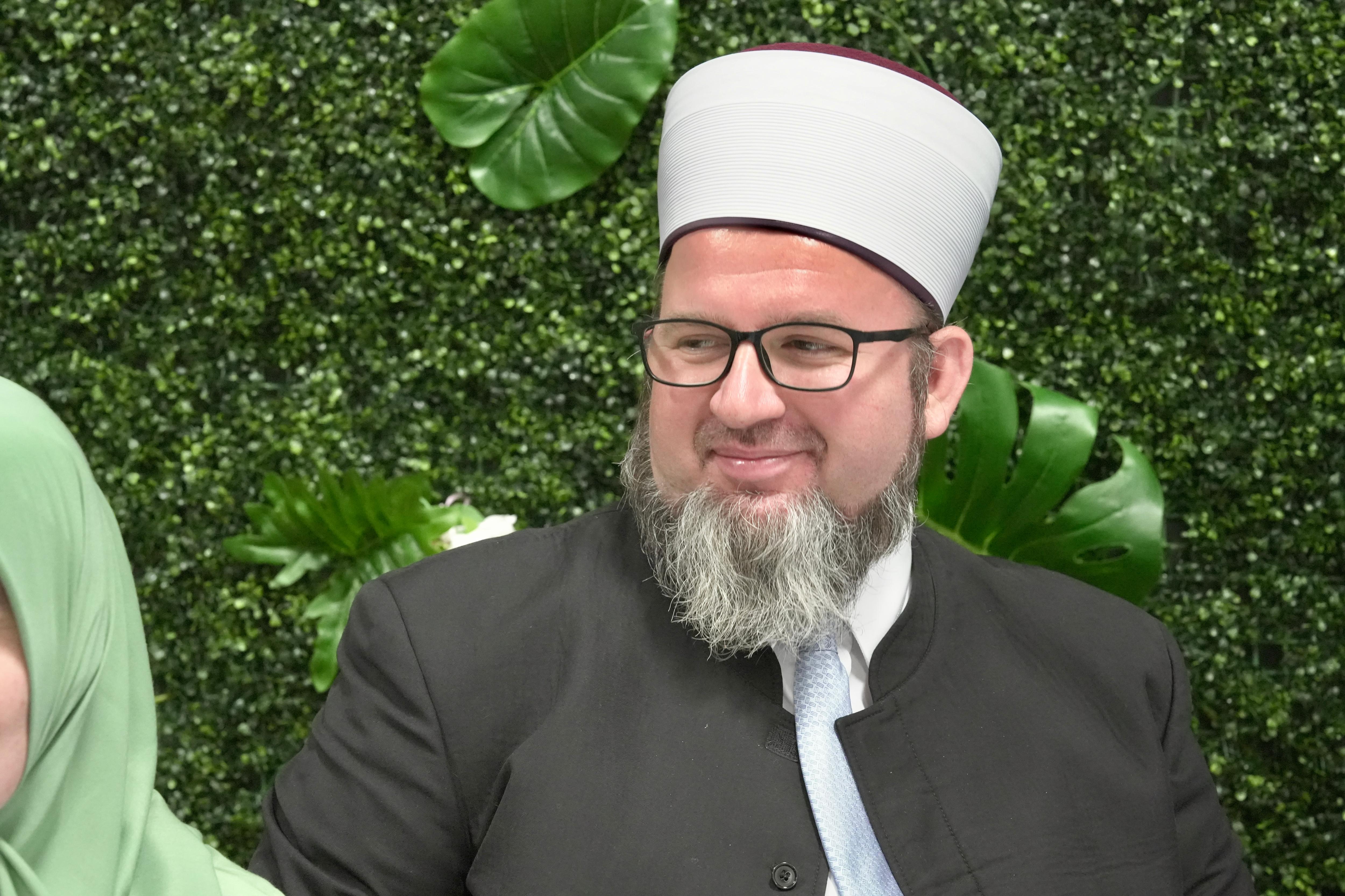 Imam thanks police after alleged roadside assault in Melbourne
