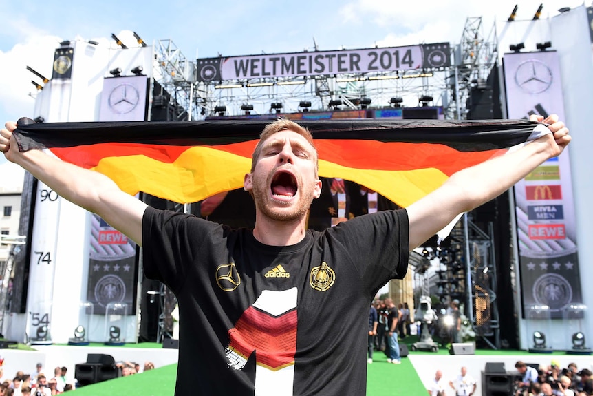 Mertesacker celebrates World Cup win in Berlin