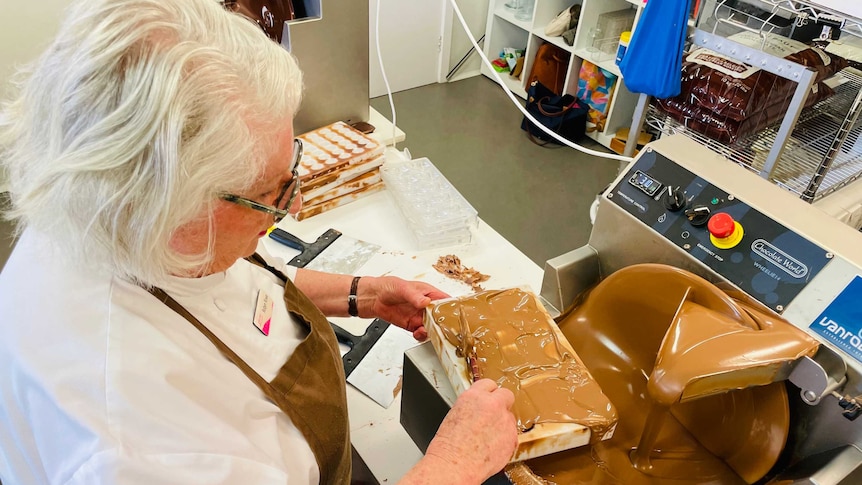 Chocolate maker Robyn Rowe creates hand made chocolates from Belgian Callebaut Fair Trade couverture.