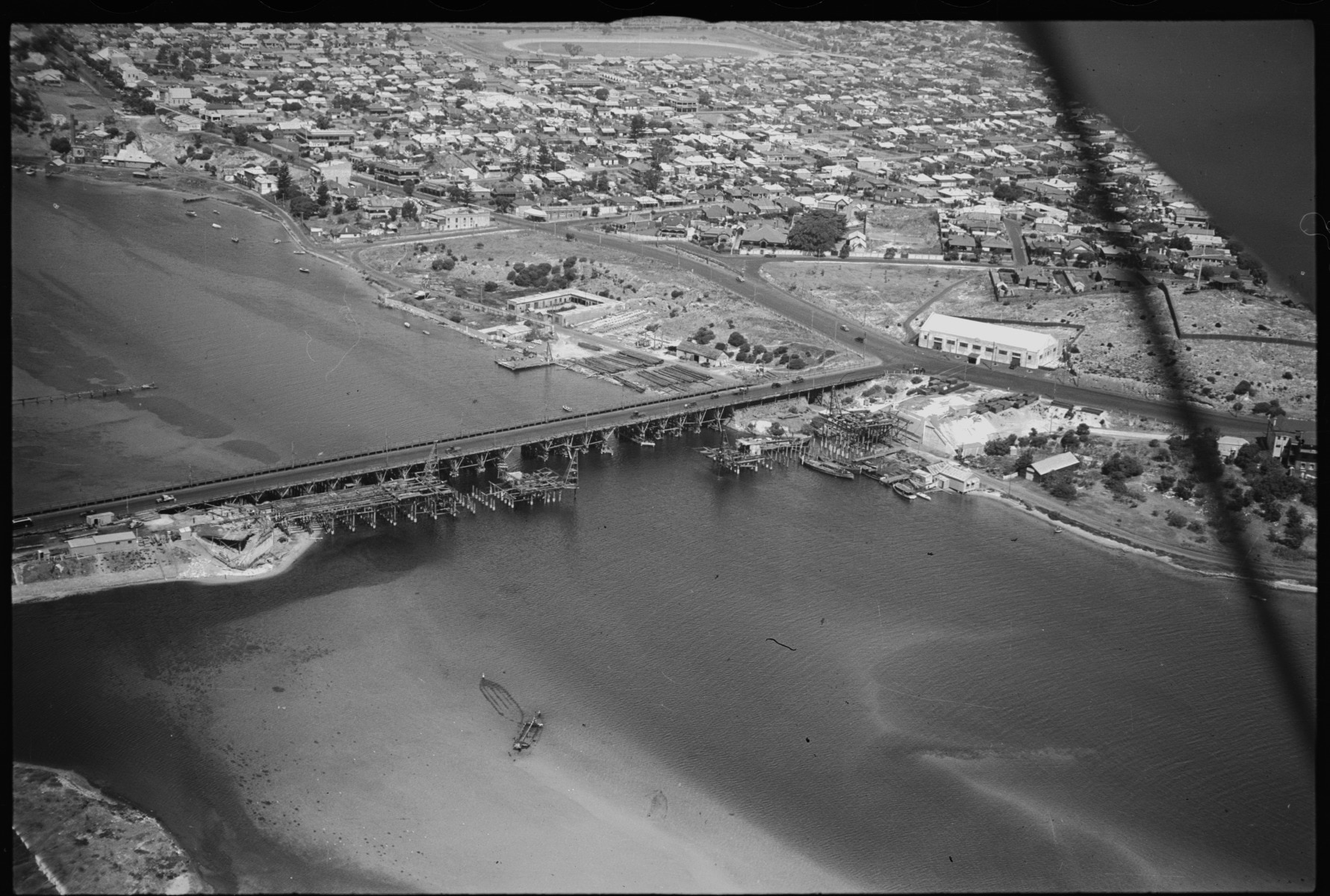 A black and white aerial photo of the Fremantle Traffic Bridge