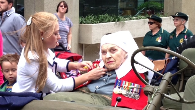 Anne Leach at the Perth Anzac March with granddaughter Charlotte.