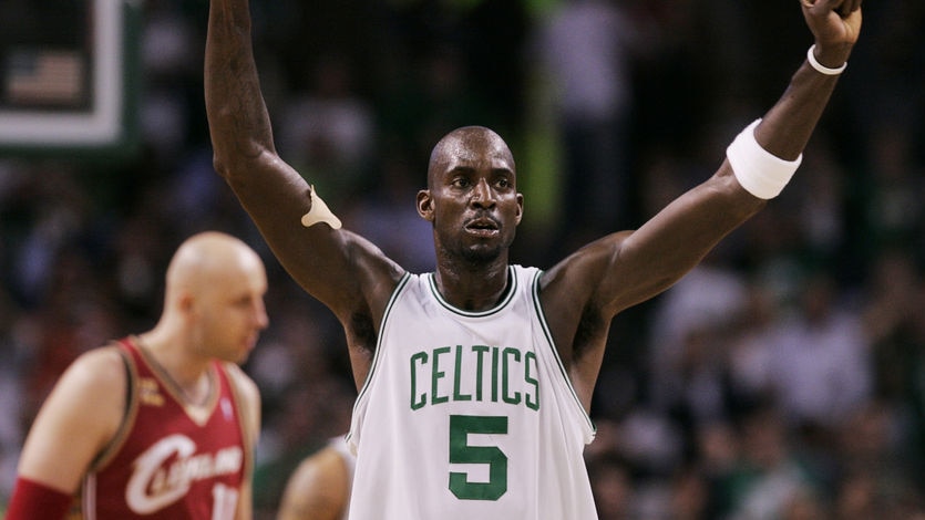 Big Ticket, big performance: Kevin Garnett led the home team with 22 points and 12 boards.