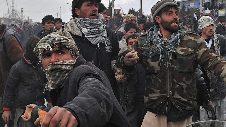 Afghans protest at Bagram