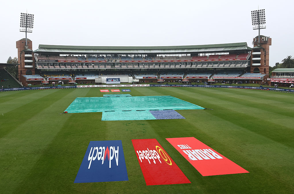 Live: Australia battles the weather on day two of second Test