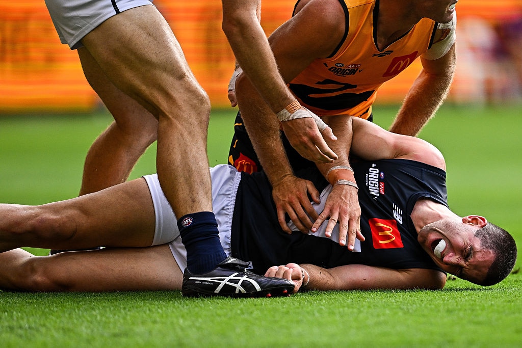 Carlton star taken to hospital as Victoria holds off WA in AFL Origin