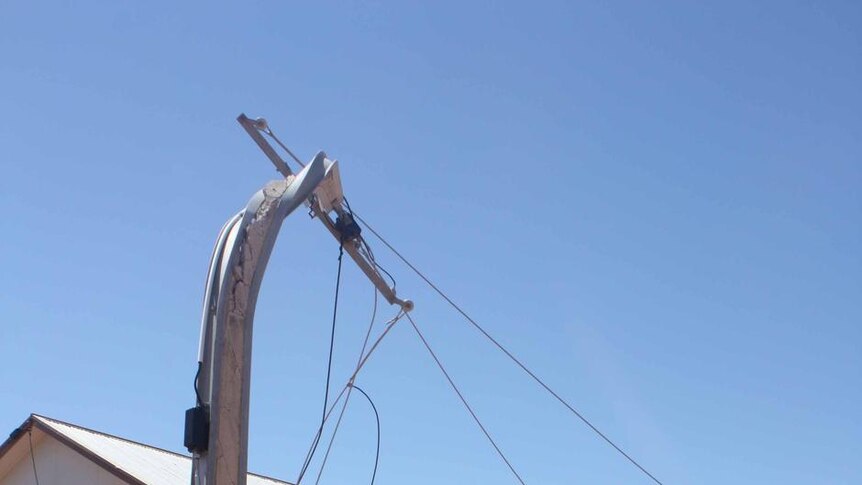 Damaged stobie pole at Andamooka