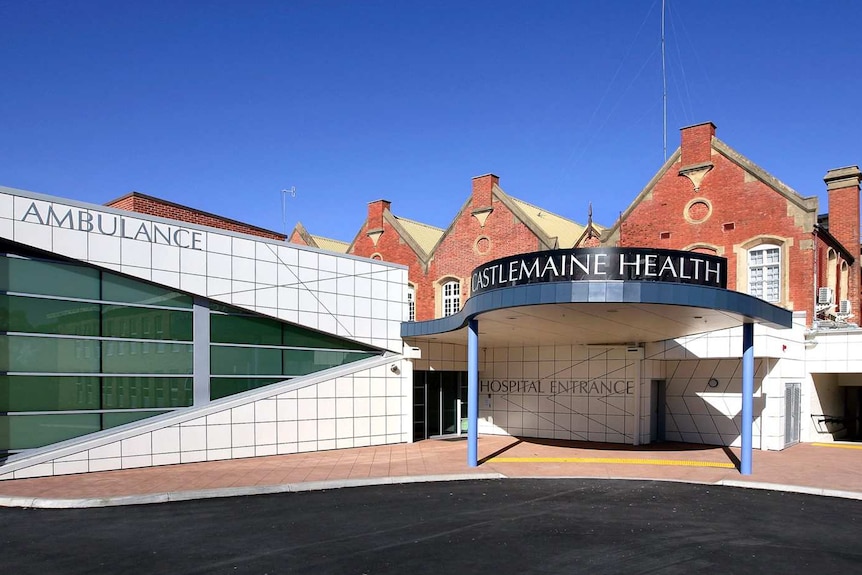 Castlemaine Health hospital, a part modern, part old red brick building in Castlemaine