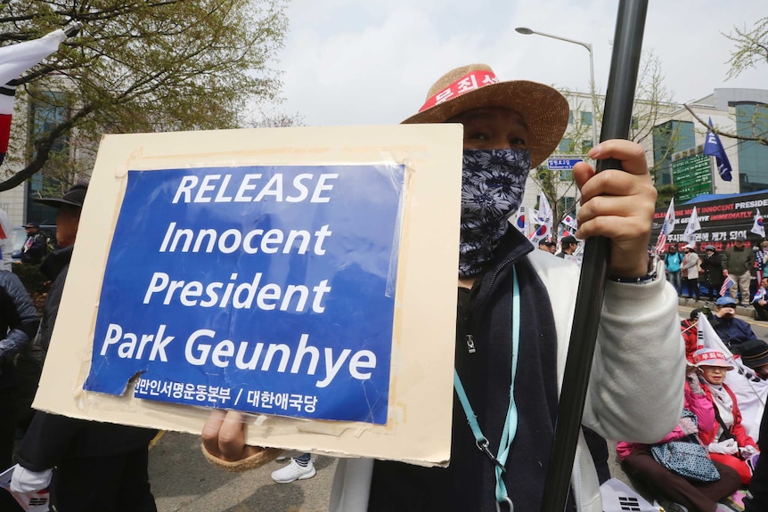 Park Geun Hey supporters call for her release