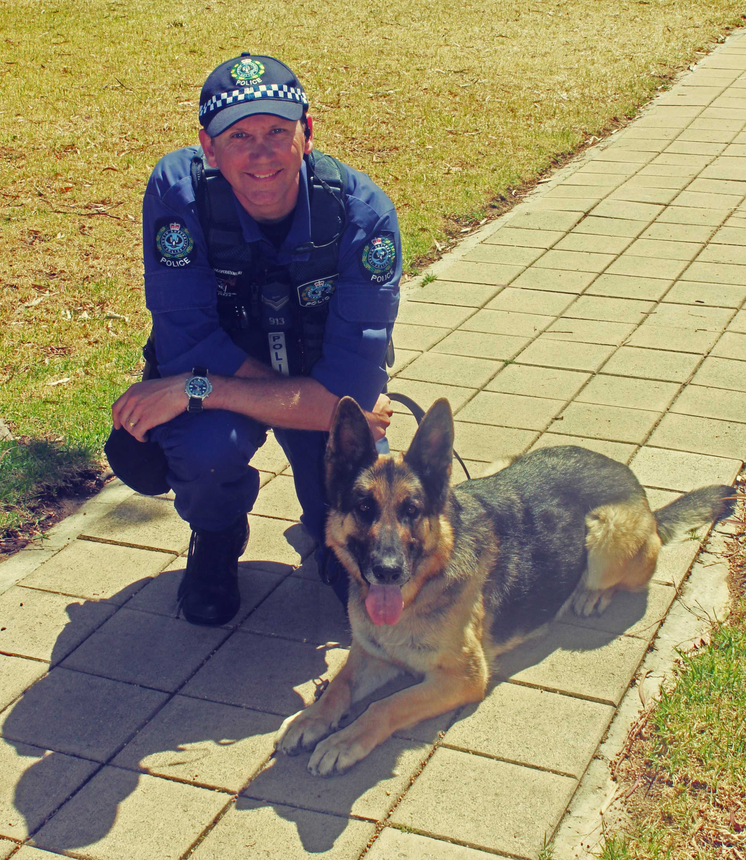 Do Police Dogs Stay With Their Handlers
