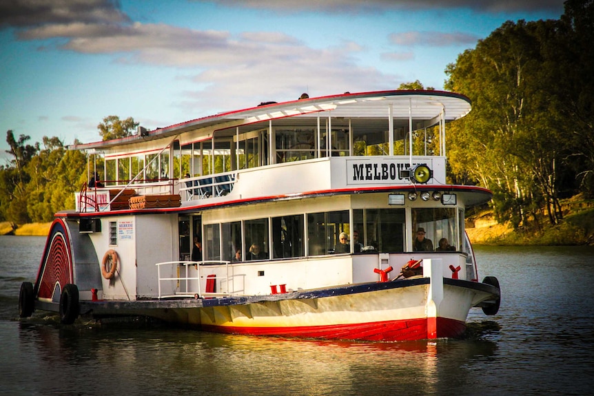 Paddle-steamer Melbourne on the Murray River at Mildura in 2016.