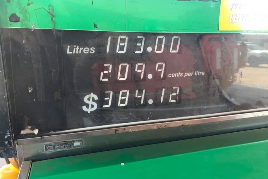 Digital numbers at a fuel pump