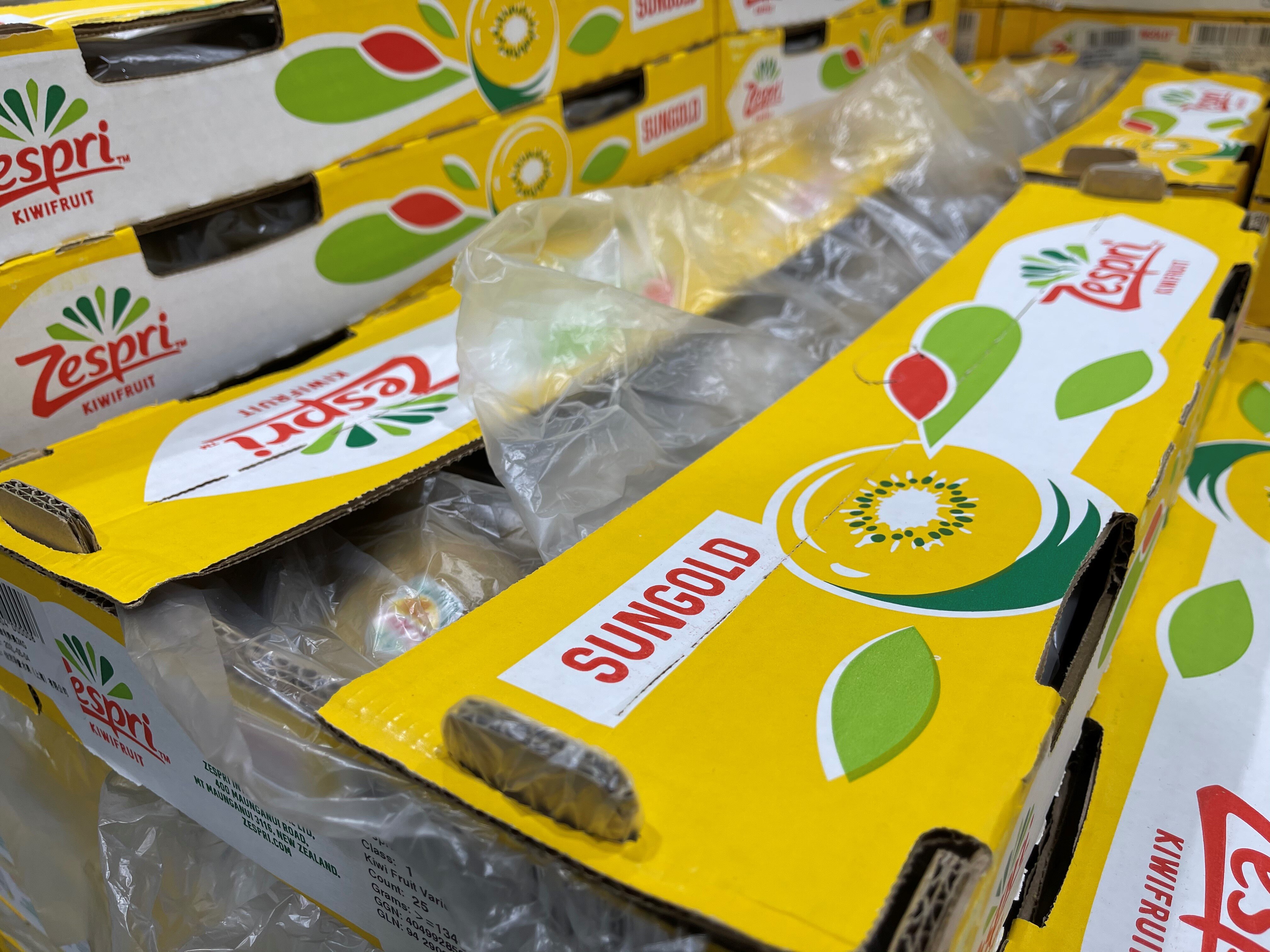 A tray of SunGold kiwifruits in a Chinese supermarket. 