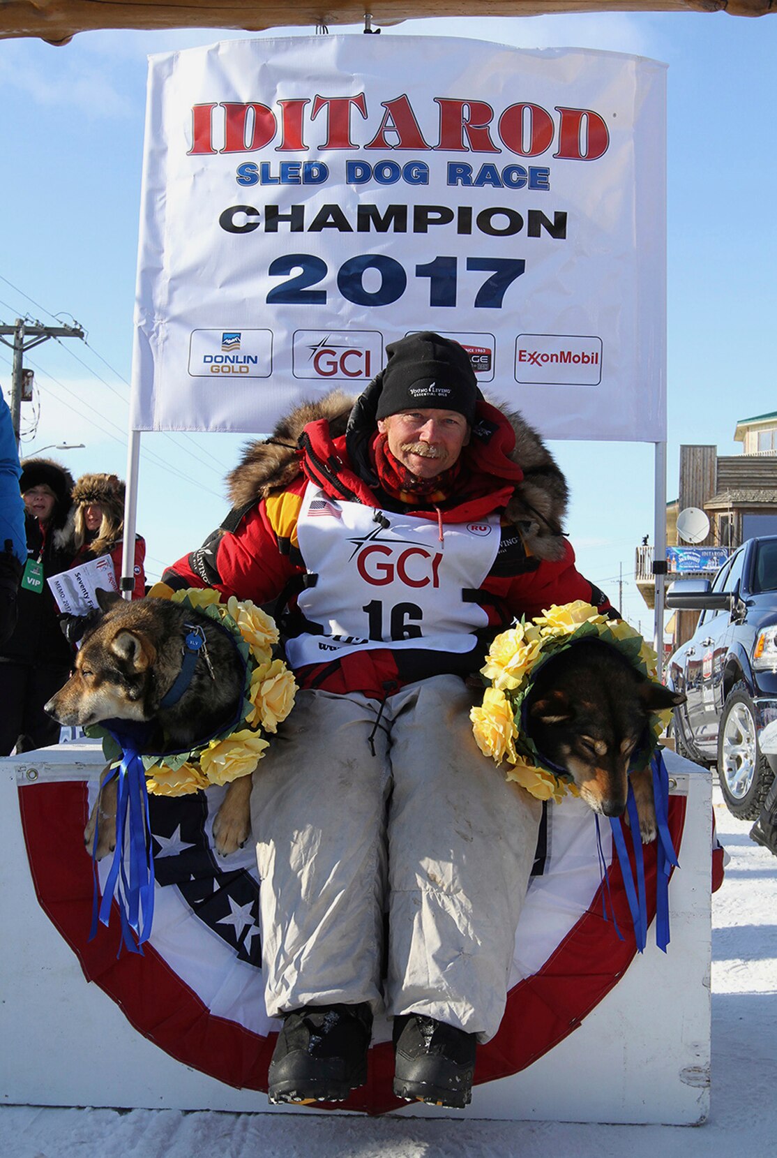 Iditarod Trail Sled Dog Race: Oldest ever winner claims his third title -  ABC News