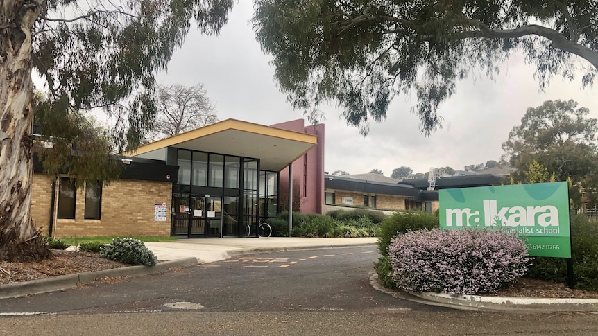 The outside of Malkara Specialist school in Garran.