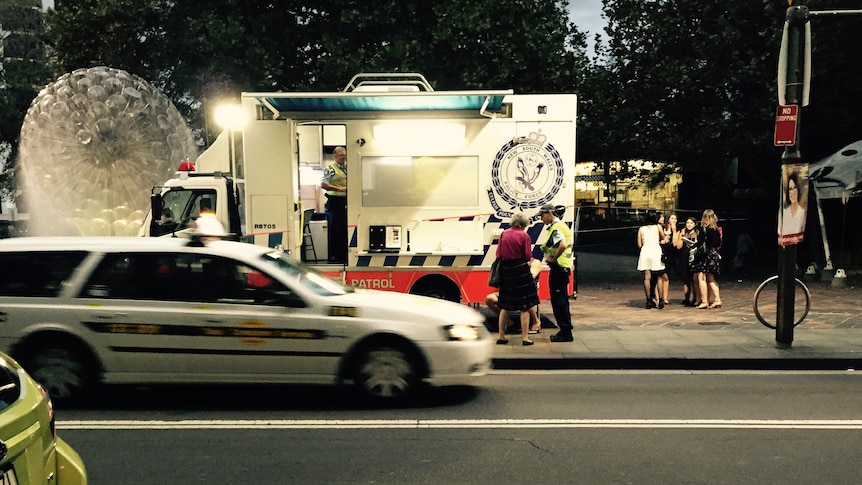 Police drug test drivers in Kings Cross, Sydney