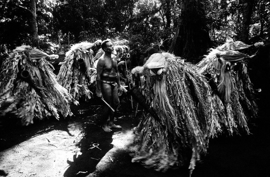 Australian journalist captures Pacific conflict through photography ...