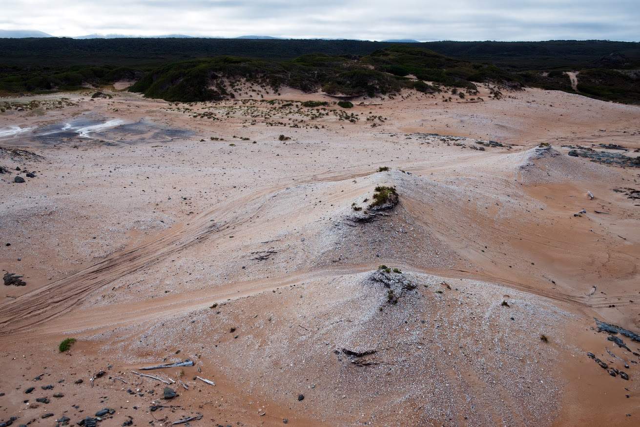 Midden derramado por pistas