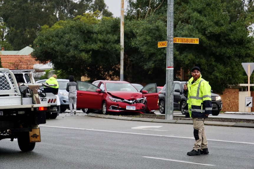 Car crash Heytesbury and Thomas roads Subiaco