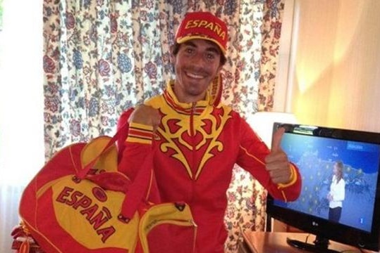 Alex Fabregas shows off the Spanish Olympic uniform