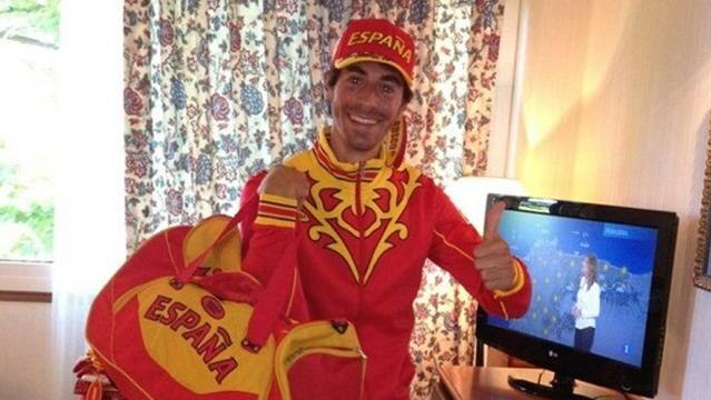 Alex Fabregas shows off the Spanish Olympic uniform
