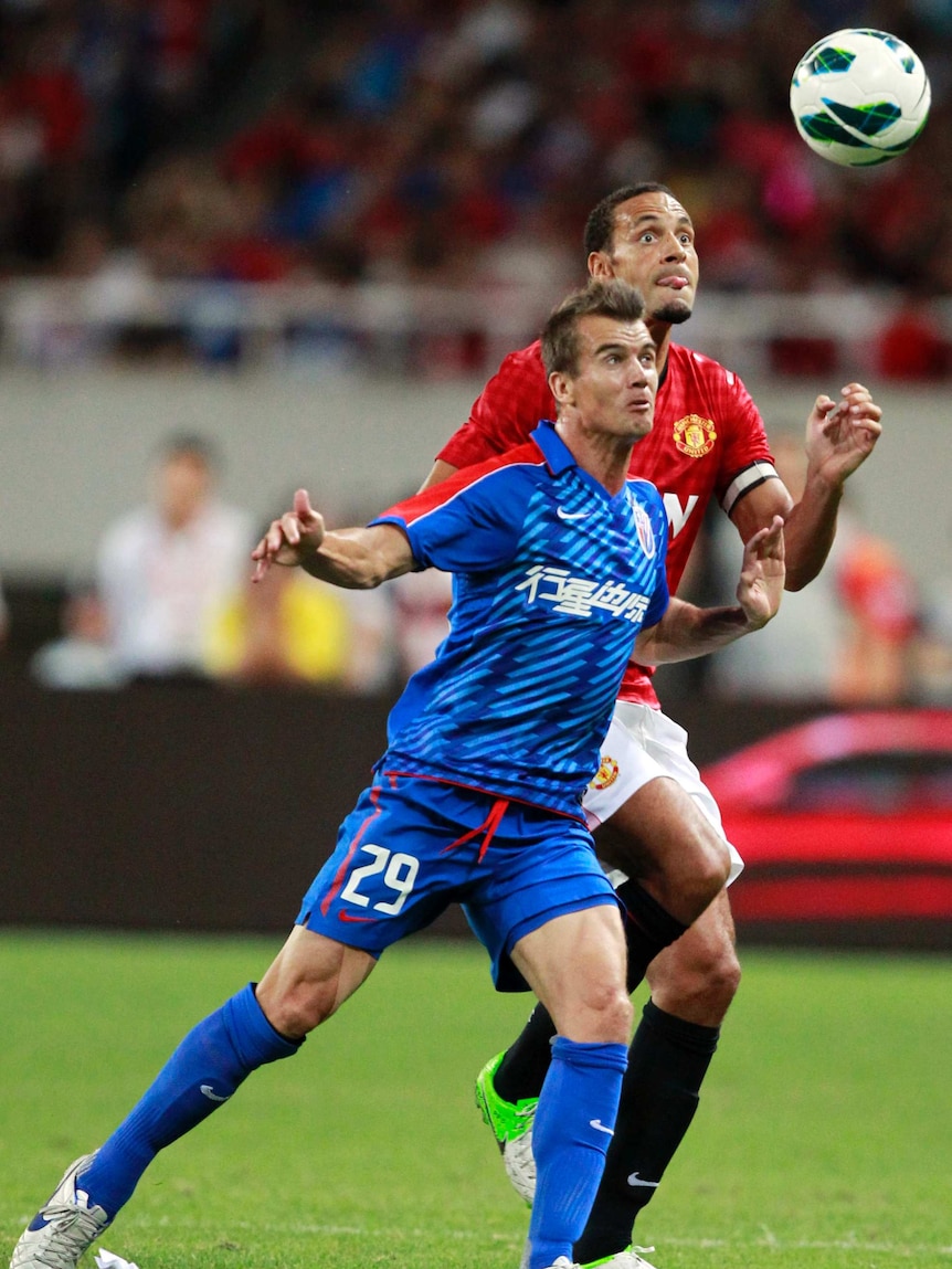 Joel Griffiths playing for Shanghai Shenhua